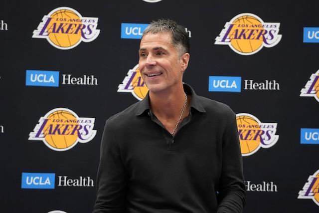 伦纳德与猛龙签约新约 NBA 5亿先生人数增至八位